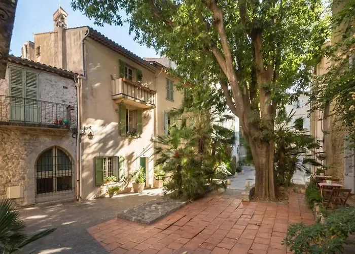 Au Coeur Du Vieil Antibes